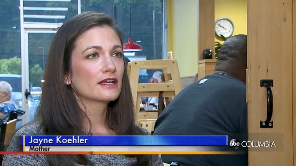 當時媽媽Jayne看見愛兒失去意識方寸大亂。