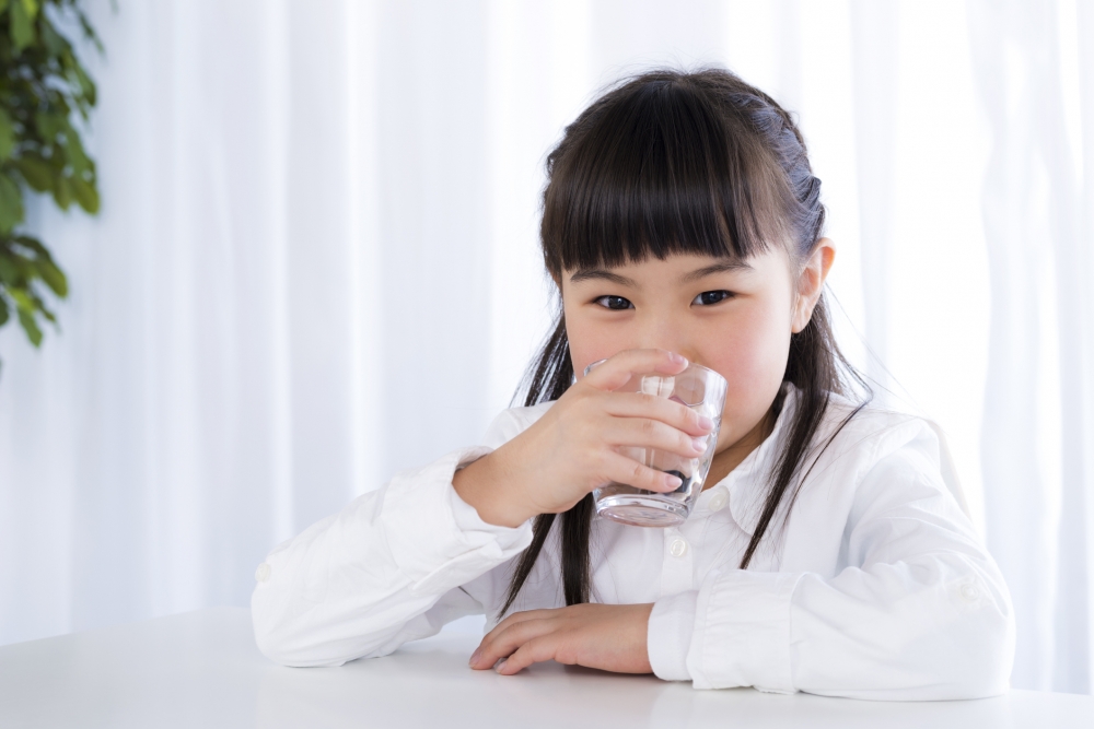 多喝水能預防尿道炎。