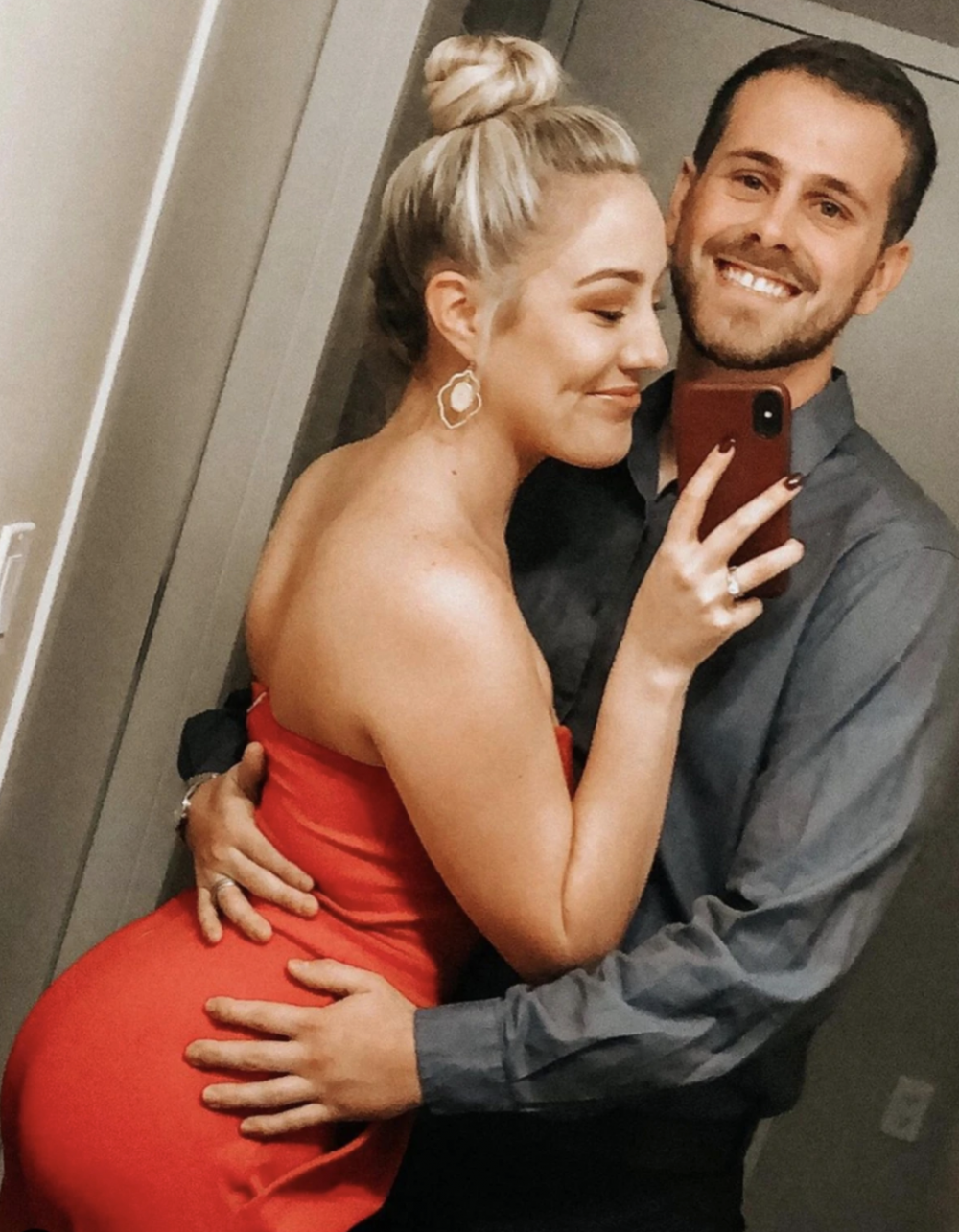 很多網民覺得,兩人之間根本沒有任何信任和尊重。