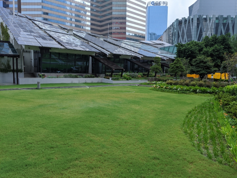 零碳天地擁有2,940平方米寧靜而綠化的室外場地