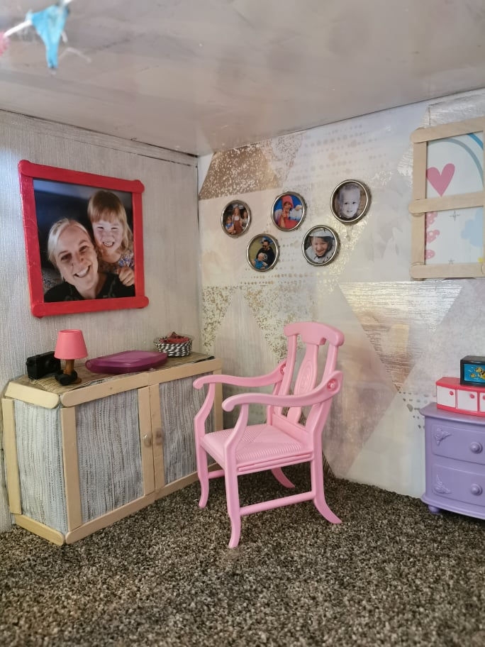 Faith夫妻每日由6時半工作至10時，大約花上兩至三週的時間，終於完成這間更符合女兒需要的夢幻豪宅。