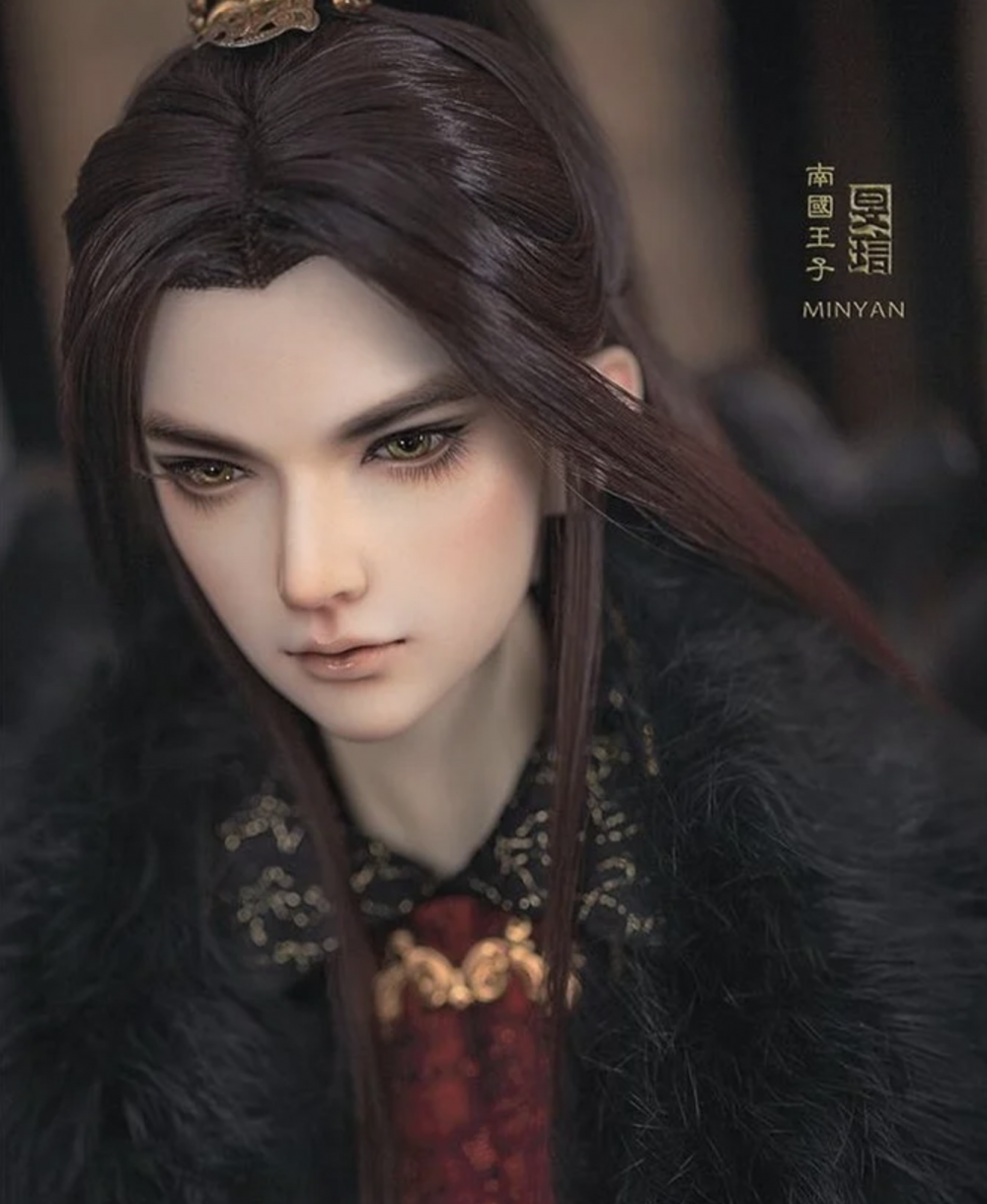 這絕非一個普通的模型公仔,價格將近港幣1.4萬元。