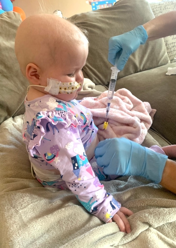 女童需要接受2年半的治療。