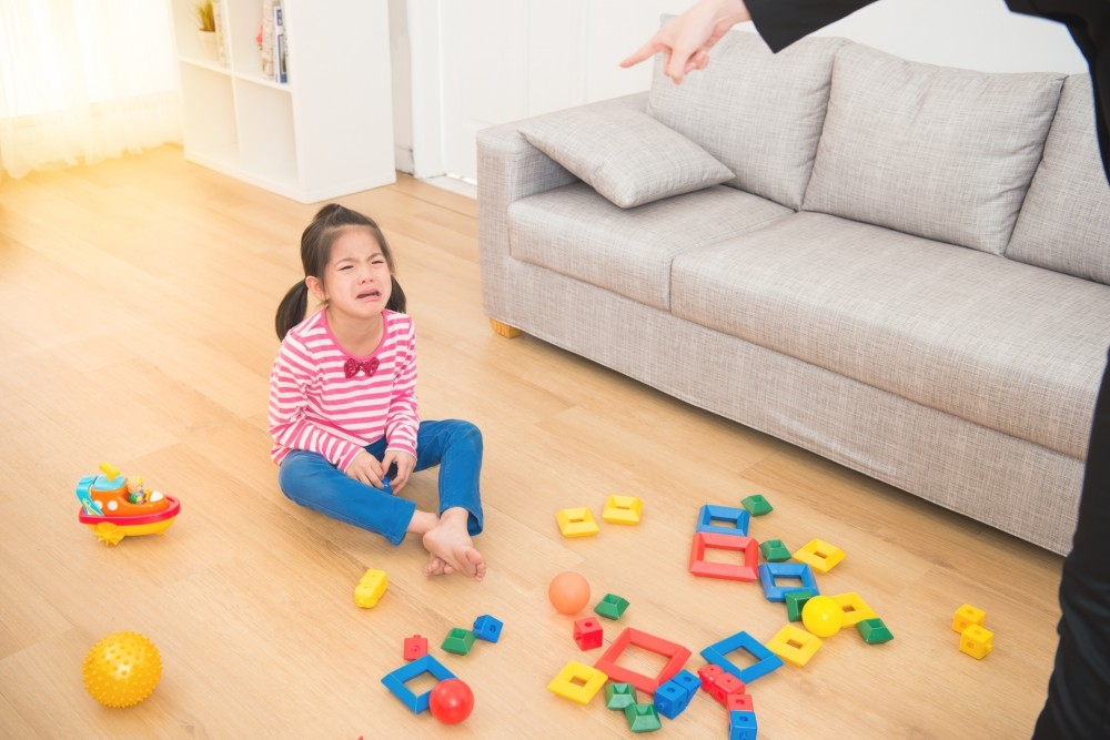 若家長此設立過於嚴厲的規則,孩子亦會對收拾習慣反感。