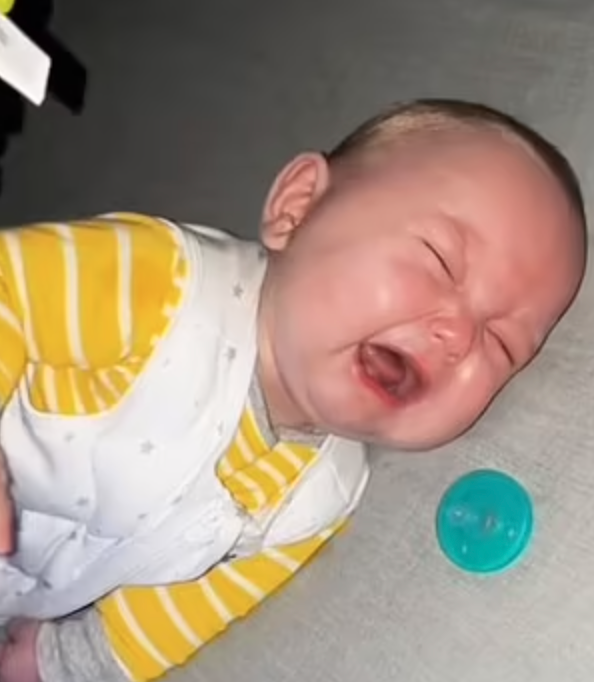 當他們分床瞓的話就會不斷哭鬧，但二人只要同床瞓就會秒速入睡。