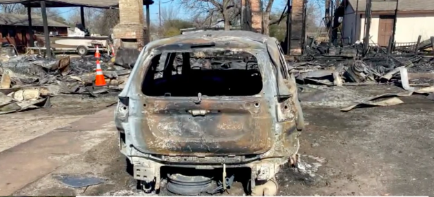 家庭座駕被燒毀。