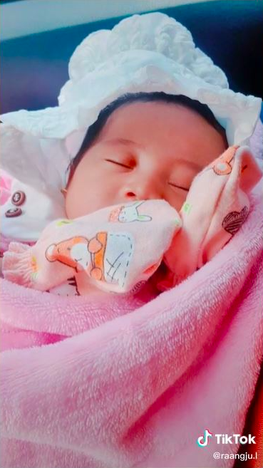 突如其來的喜訊,令Riri一家非常高興。