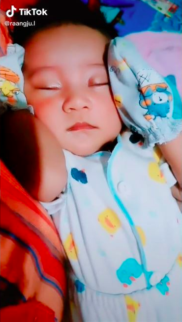 Riri晚上感到腹痛,家人立即將她送院。