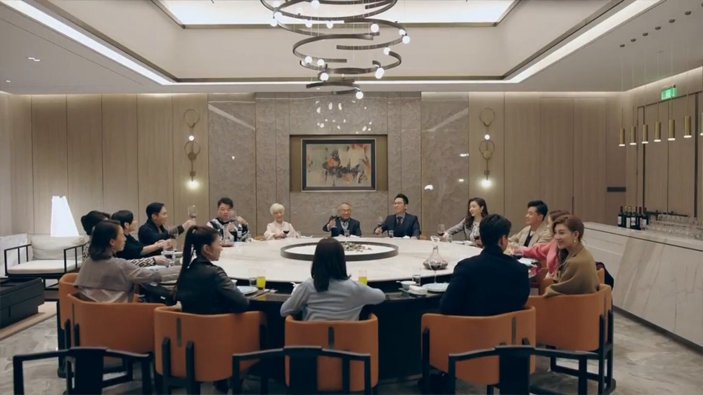 奶奶總愛在親友前面向新抱出招