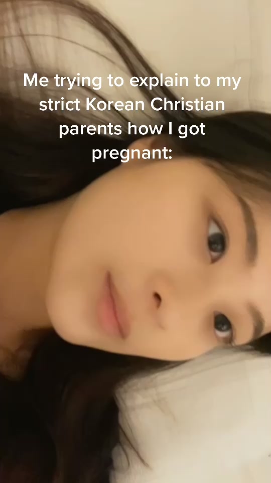 女生在抖音分享，提到升上大學一年級時，就發現自己意外懷了男友的孩子。