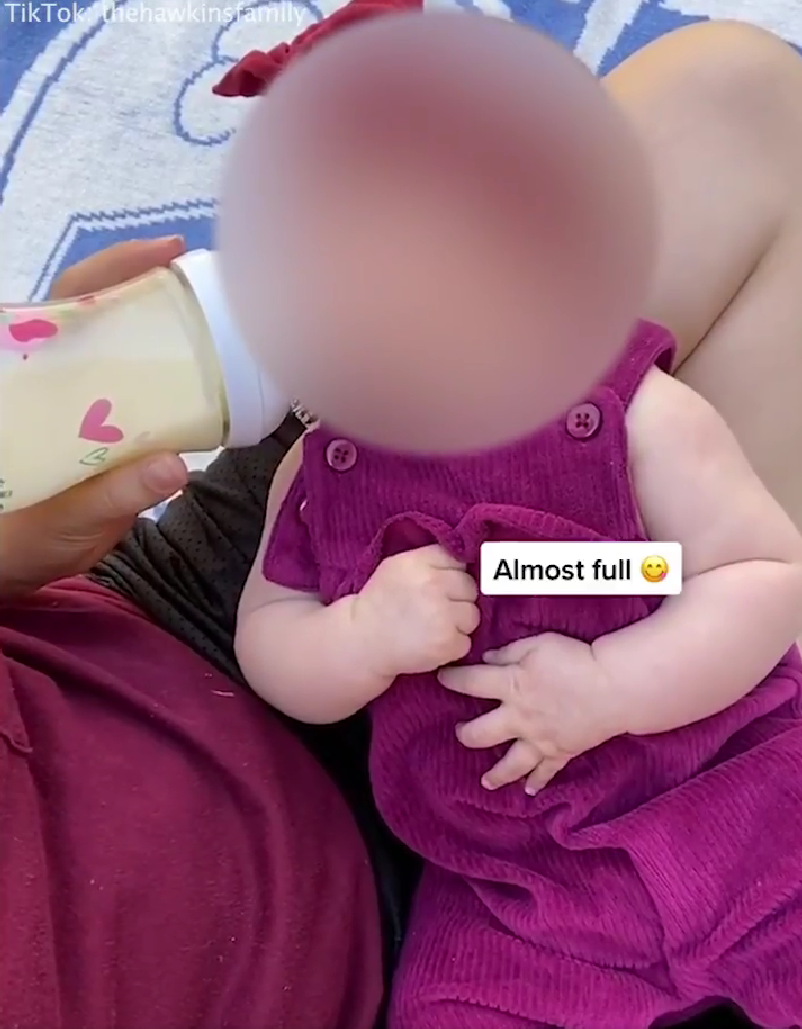 媽媽指張開或放鬆的雙手代表飽滿而快樂