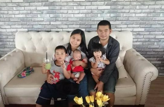 事發當晚整家人都一如既往般在床上安睡，唯獨年紀最細的BB無論如何都不肯睡覺。