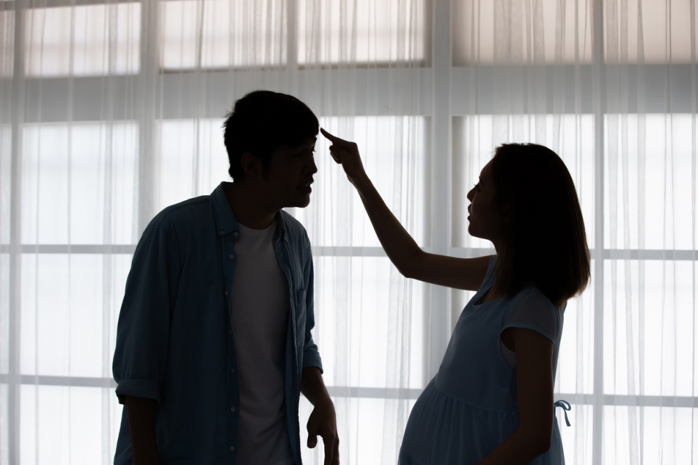 老婆無論如何都不願跟狗仔共存。