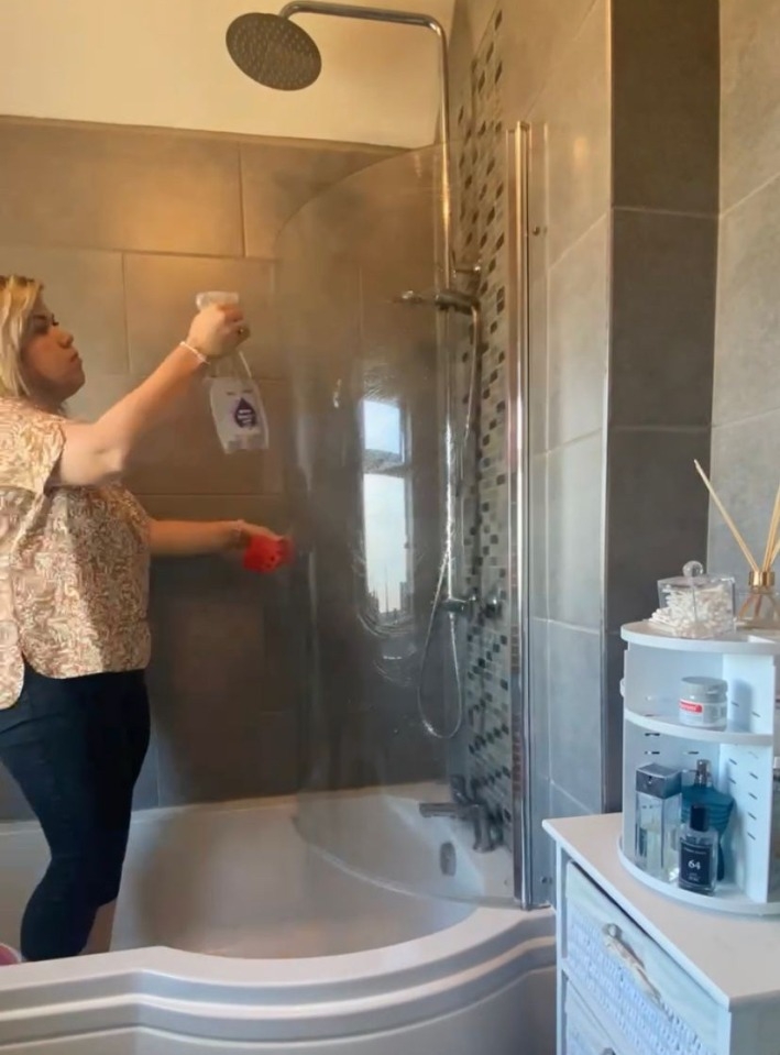 每天起床後，清潔工作就開始了。