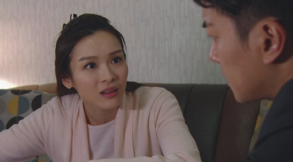 事主對於媽媽的做法感到「黑人問號」，並問網友如果人奶媽不夠奶應該怎樣做。