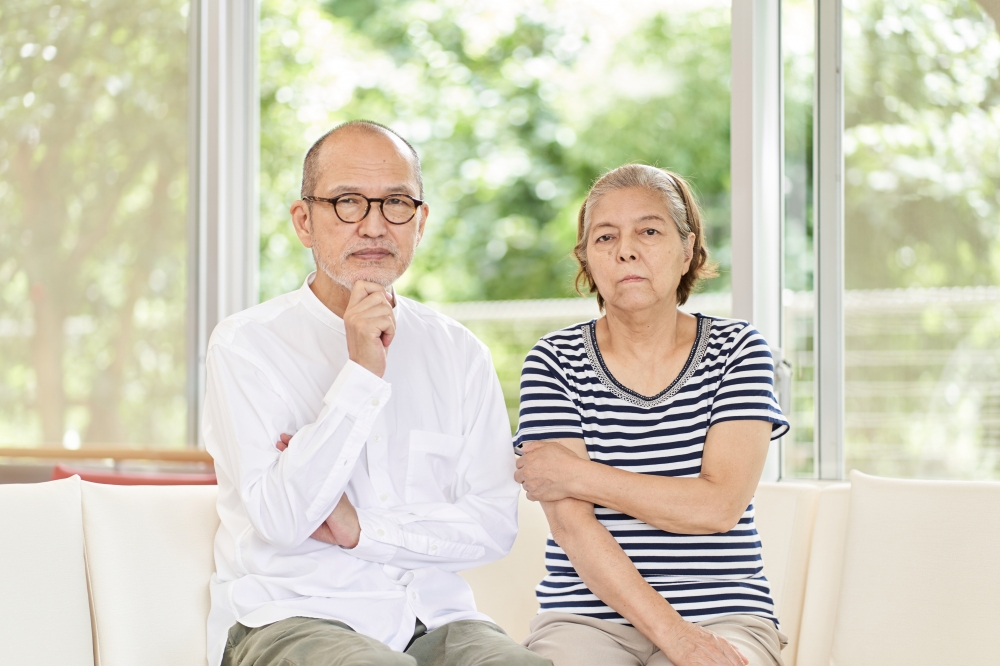 老爺奶奶突然登門探孫。