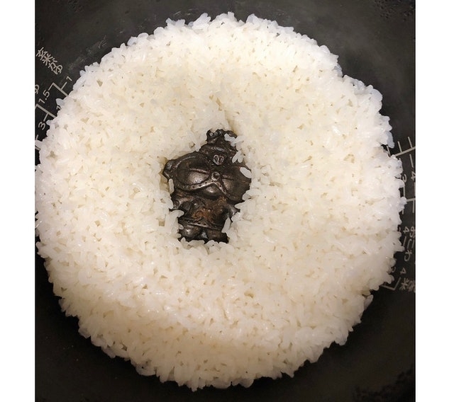 曾有日本網民分享在煮飯時會加入鐵公仔以作補鐵之用。
