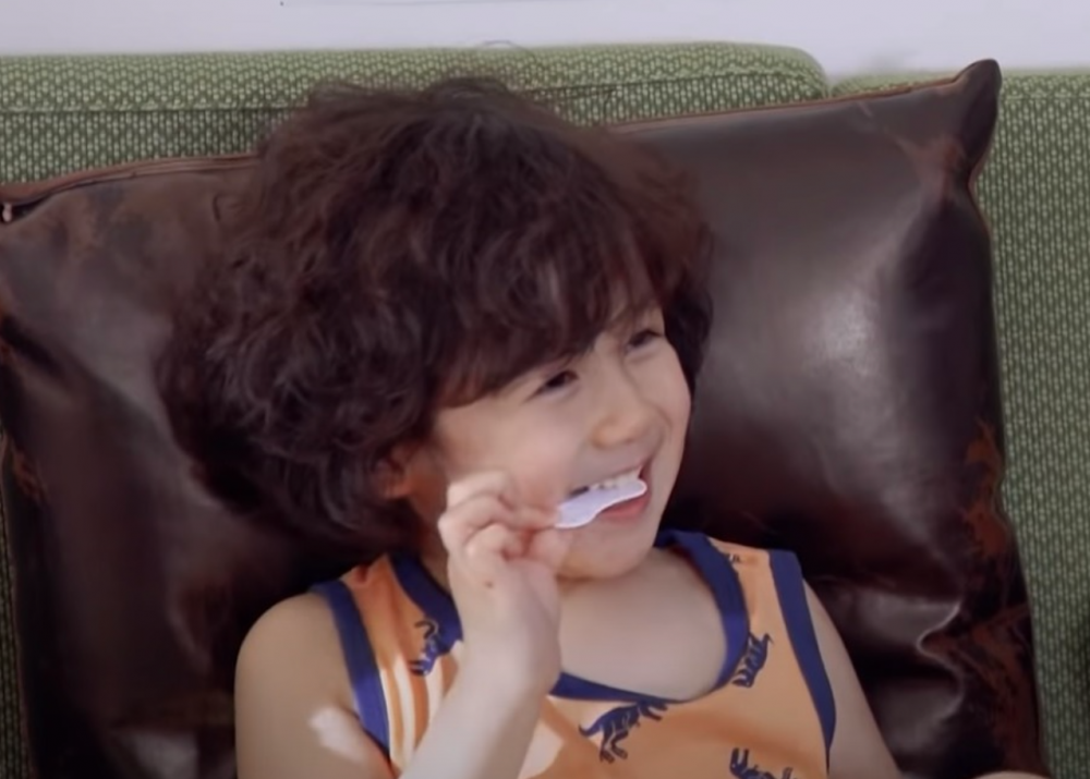 兒子反問媽媽，「點解要母親節嗰日先可以一齊食飯慶祝？」