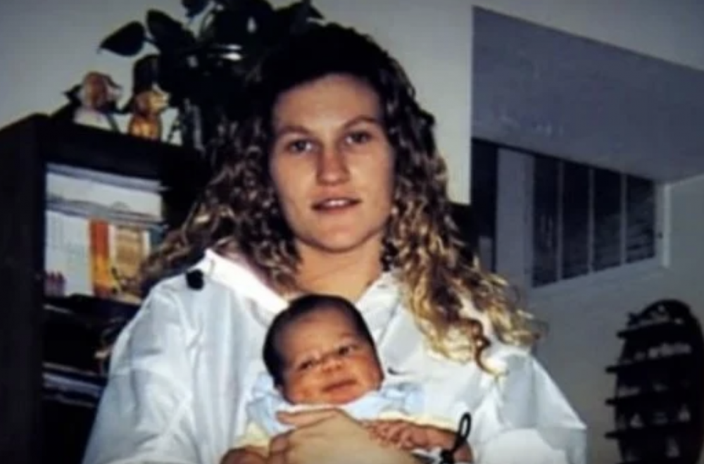 美國曾經有一個異常離奇的案例,一位媽媽明明親自產下子女,卻被指並非孩子的親生母親。