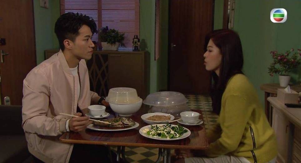 人妻不滿老公的安排。