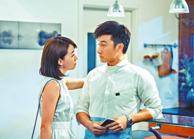 人妻提醒老公預備慶祝結婚周年紀念。