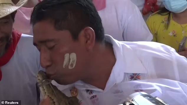 巿長應觀眾要求，多次獻吻小公主