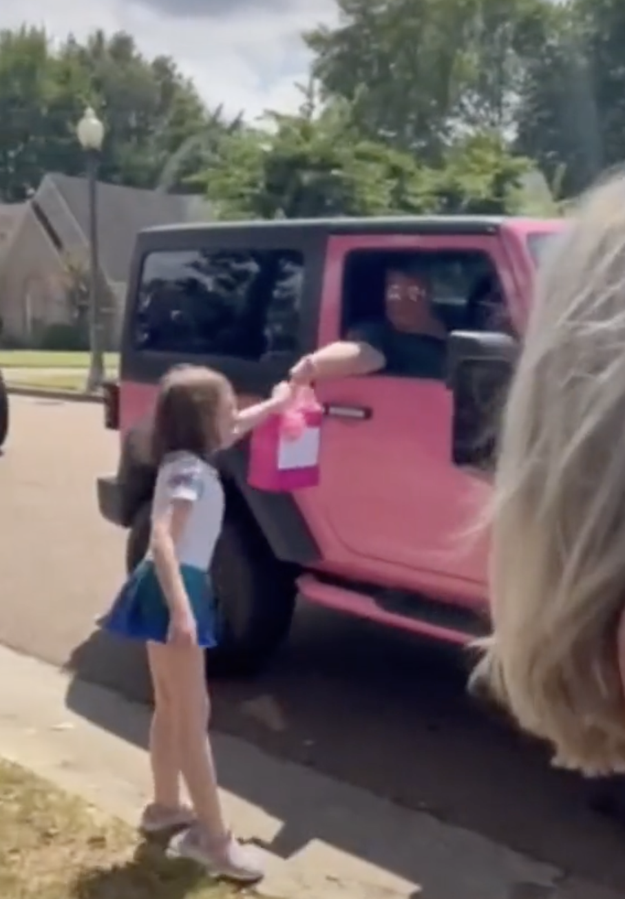 還有吉普車車隊前來助興！