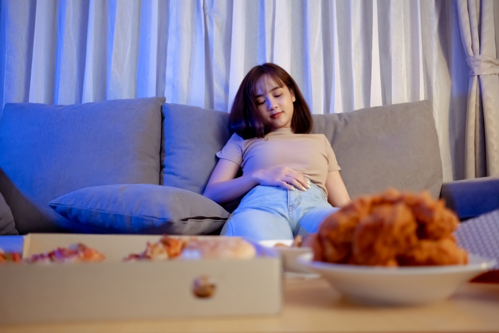 因為白天育兒,造成許多媽媽不定時進食三餐,卻不知不覺進食更多垃圾食物。