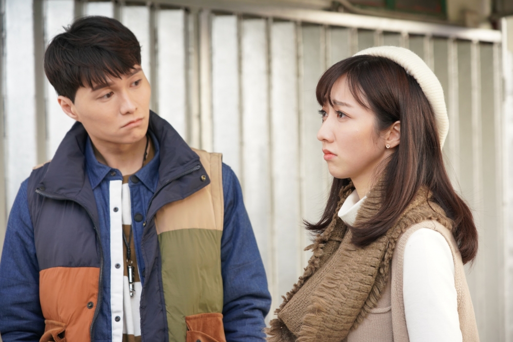 女友發現樓主幫媽媽沖涼後,批評該行為「噁心」、「像亂倫」。
