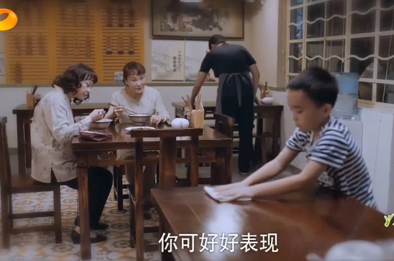 網民大讚兒子孝順