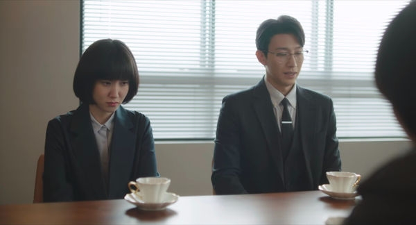 一名律師聯絡事主,指前度男友留給她大筆遺產