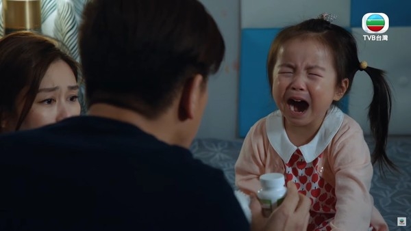 夫婦曾讓女兒與姪女單獨玩耍,不久就傳出女兒的哭泣聲