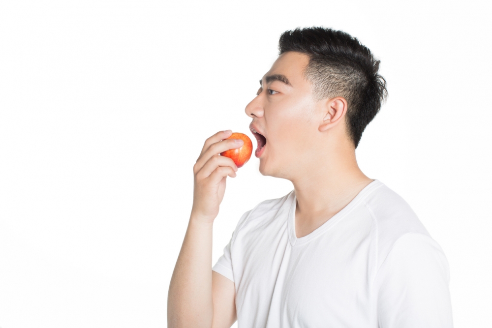 網友提議叫老公把發霉水果自己吃掉。