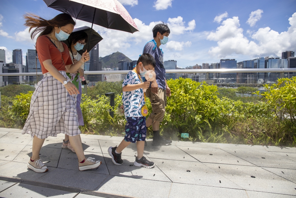 香港夏天天氣炎熱。