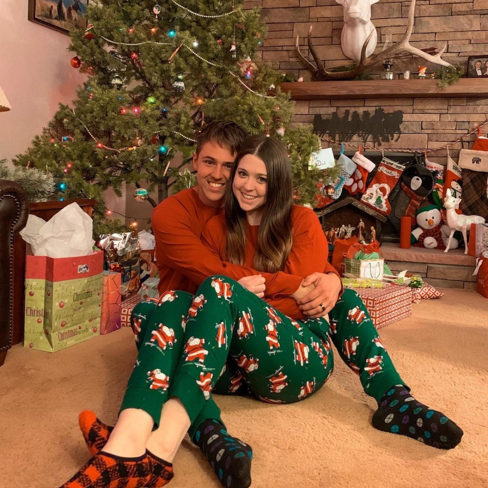 兩人的戀愛故事既浪漫又勵志，引發熱議。