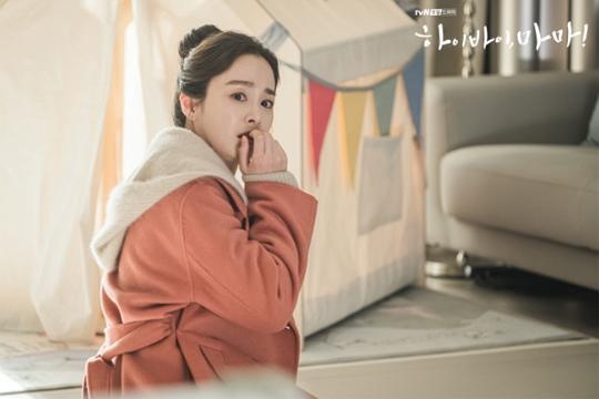 兒子太熱愛上課，反而令媽媽呷醋。