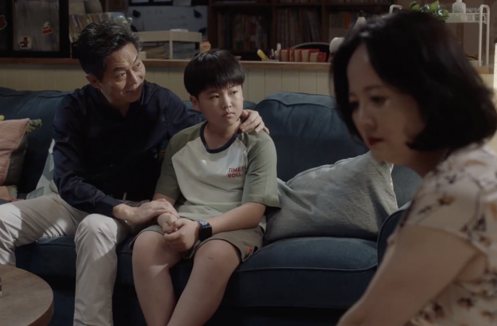 不少父母因為手機成癮問題和孩子關係鬧僵。