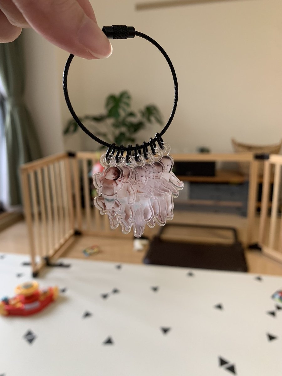 媽媽自製BB成長紀錄鑰匙扣。