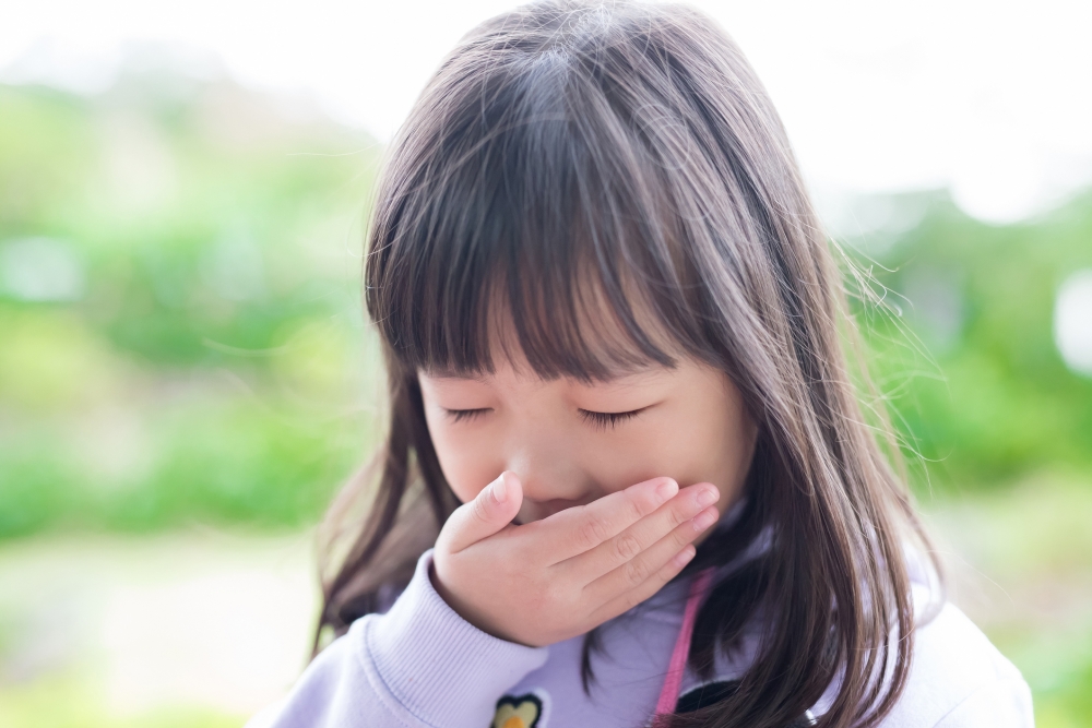 誤吞鈕扣電池不可催吐。