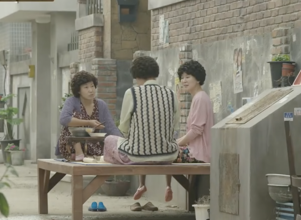 經過媽媽的宣揚,沒見過面的遠房親戚都知道了事主上大學一事。