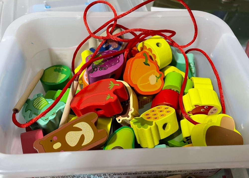 串珠是其中一種熱門面試玩具