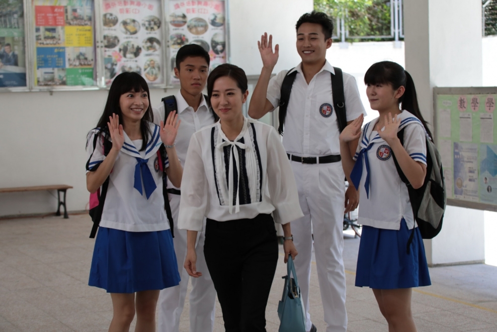 同校師兄姐為老師平反,他們十分欣賞老師對學生的用心教學。