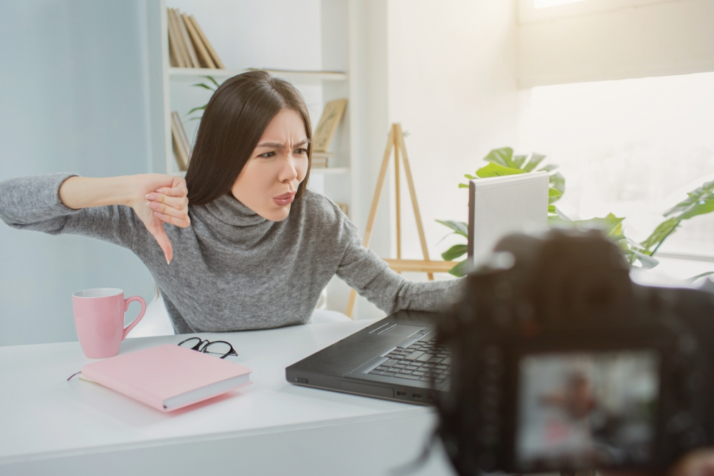 有網友讚嫲嫲三觀很正,亦有說過火了。