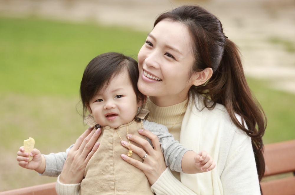 有新手媽媽對送初生B女去托嬰大感愧疚。