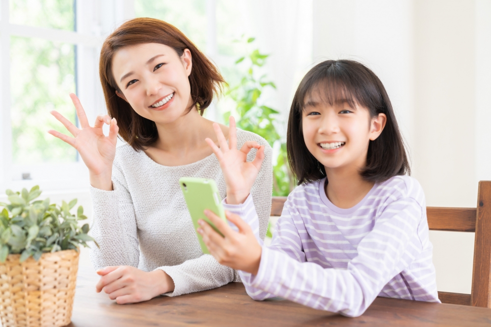 育兒專家認為，只要父母清晰表達自己擔憂和立場，就能和孩子建立和平的合作關係。