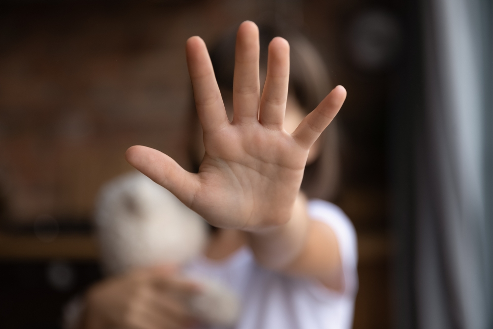 父母應該確保孩子懂得如何保護自身權益。