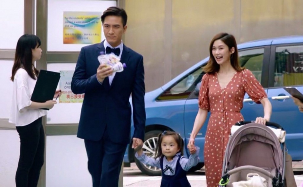 有家長提出自行接送或校巴接送均有難處