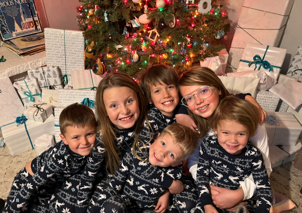 六個孩子分別為12歲、10歲、9歲、7歲、6歲和3歲