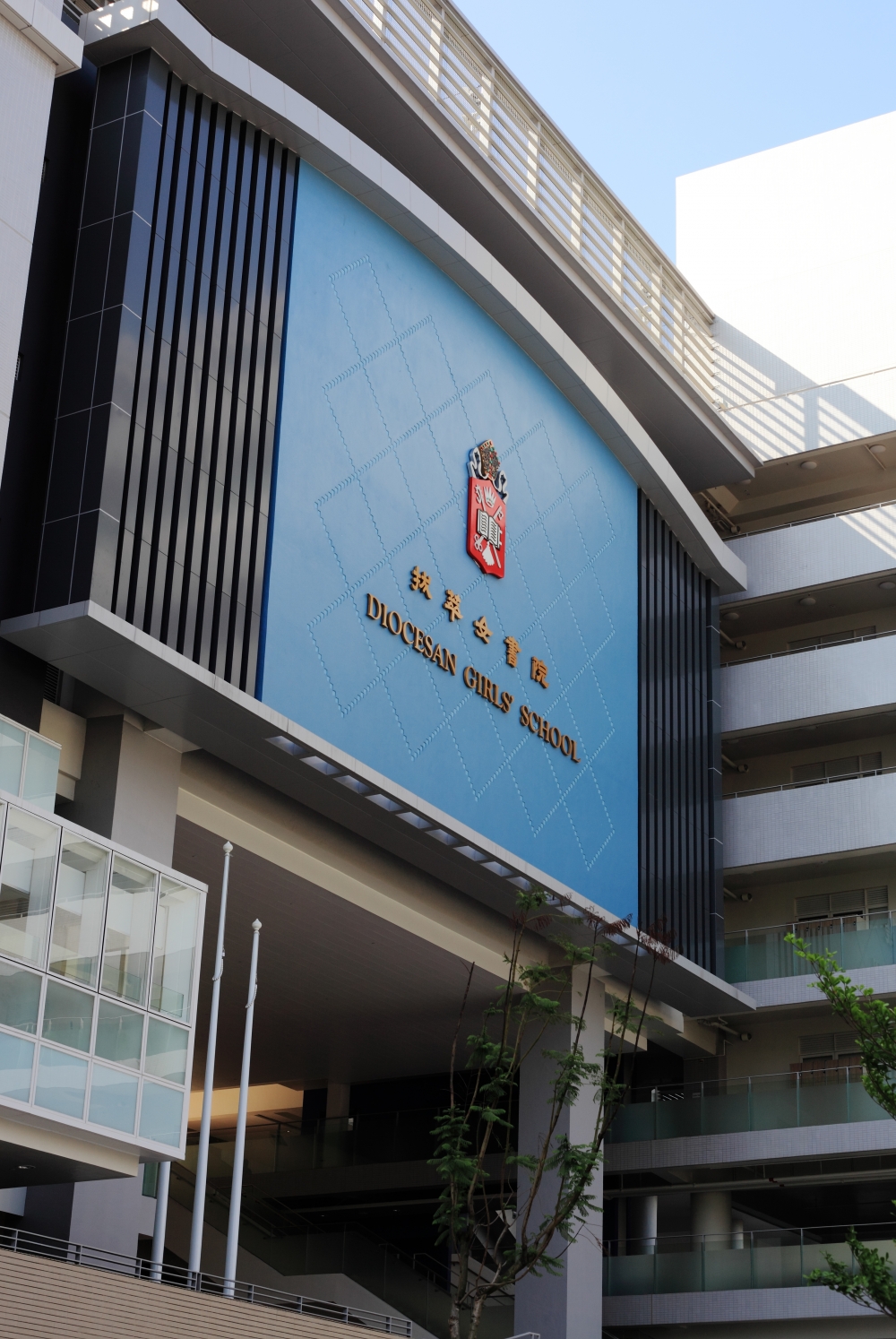 對學生而言讀名校是為了獲得更好的人脈