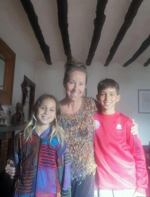 Bernie指和子女一起睡覺是一天中最美好的時光，因為可以依偎在一起聊天